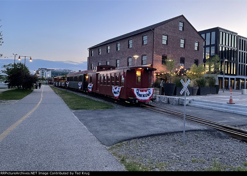 Trainset heading south